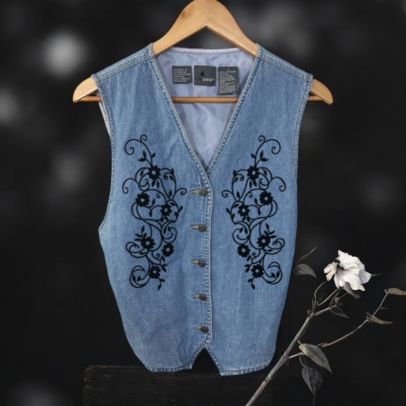 liz wear Tops - Vintage Lizwear Light Blue Denim Vest with Velvet Floral Embellishment Size M